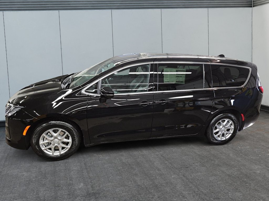 2027 Chrysler Pacifica SELECT in St-Jean-Sur-Richelieu, Quebec - 5 - w1024h768px