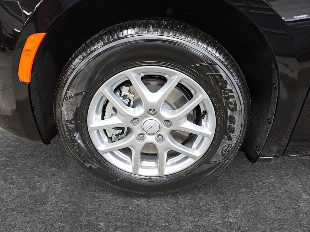 2027 Chrysler Pacifica SELECT in St-Jean-Sur-Richelieu, Quebec - 7 - w1024h768px