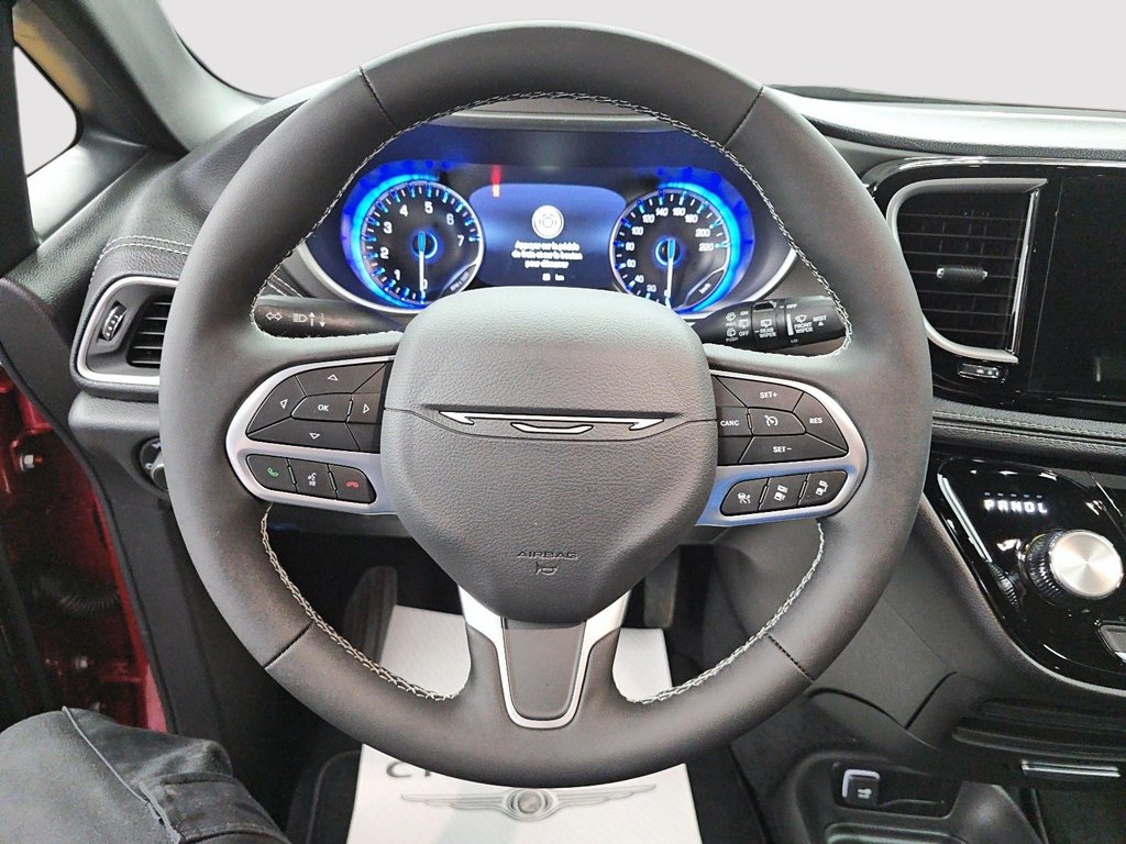 Chrysler Pacifica SELECT 2027 à Sherbrooke, Québec - 12 - w1024h768px