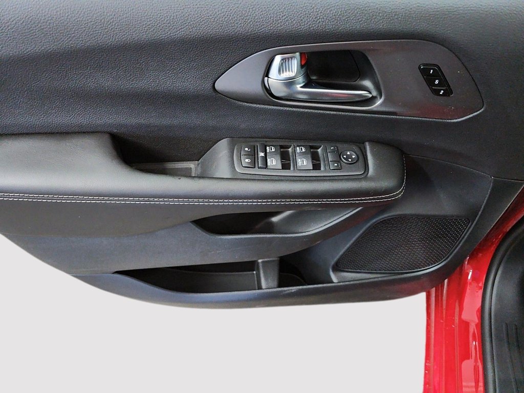 Chrysler Pacifica SELECT 2027 à Sherbrooke, Québec - 11 - w1024h768px