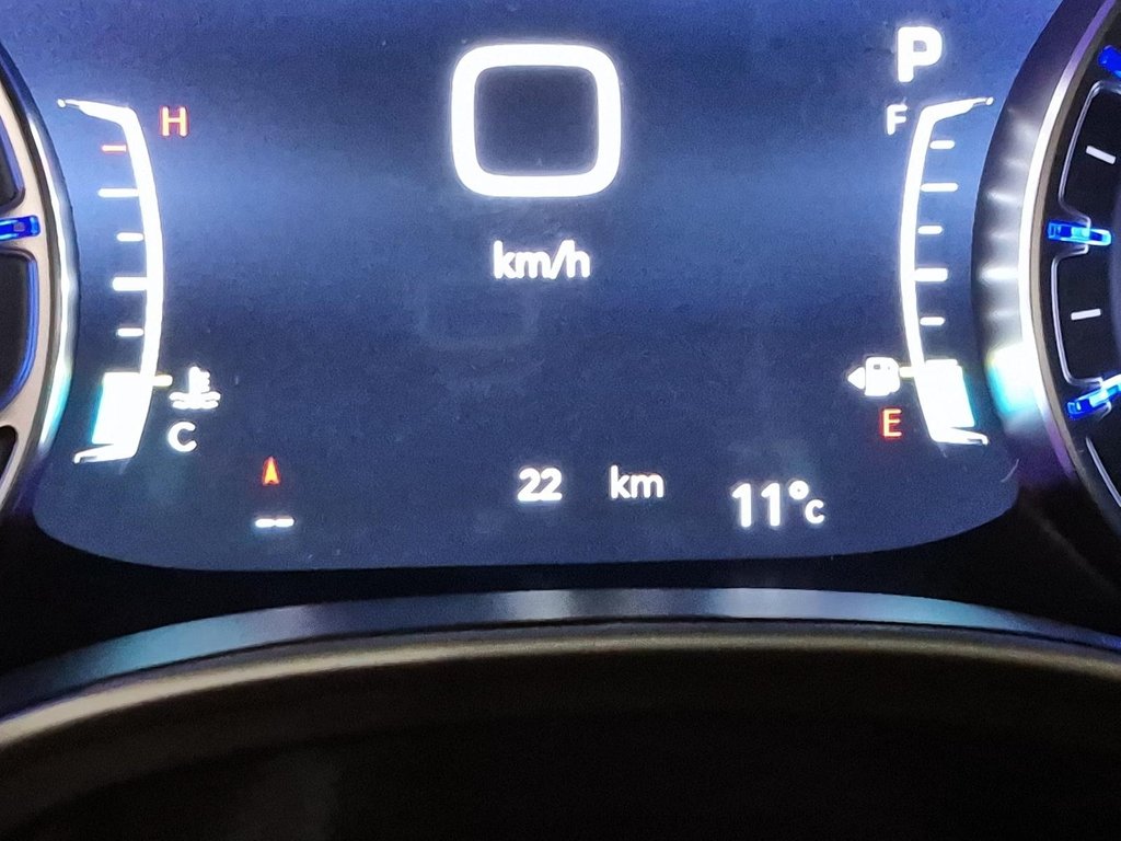 2027 Chrysler Pacifica SELECT in St-Jean-Sur-Richelieu, Quebec - 13 - w1024h768px