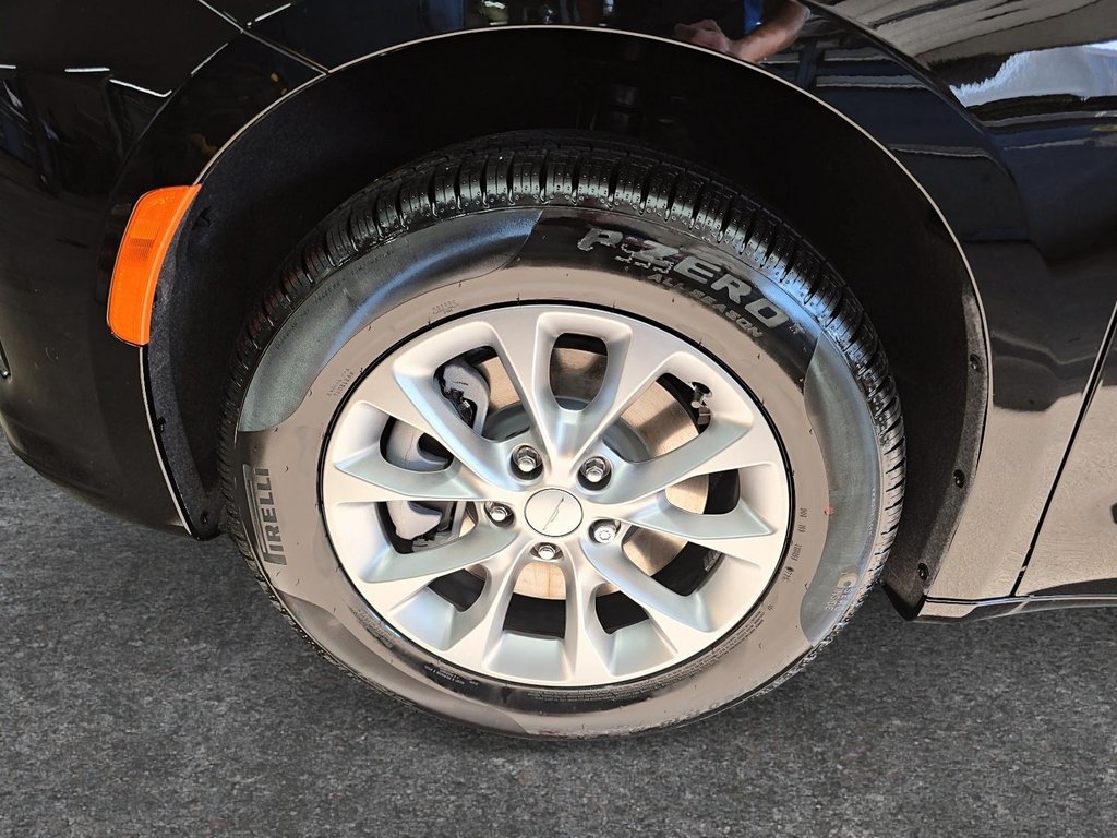 Chrysler Pacifica SELECT AWD 2027 à St-Jean-Sur-Richelieu, Québec - 7 - w1024h768px