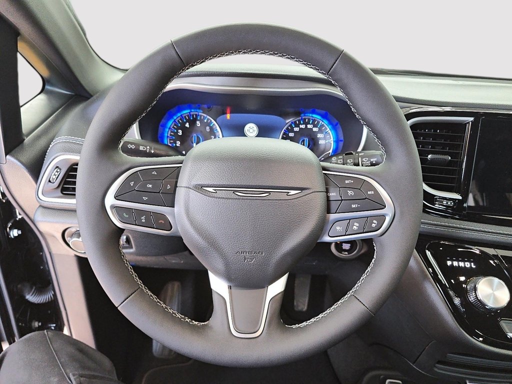 Chrysler Pacifica SELECT AWD 2027 à St-Jean-Sur-Richelieu, Québec - 12 - w1024h768px