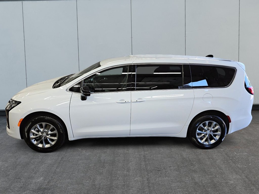 Chrysler Pacifica SELECT AWD 2027 à Sherbrooke, Québec - 5 - w1024h768px
