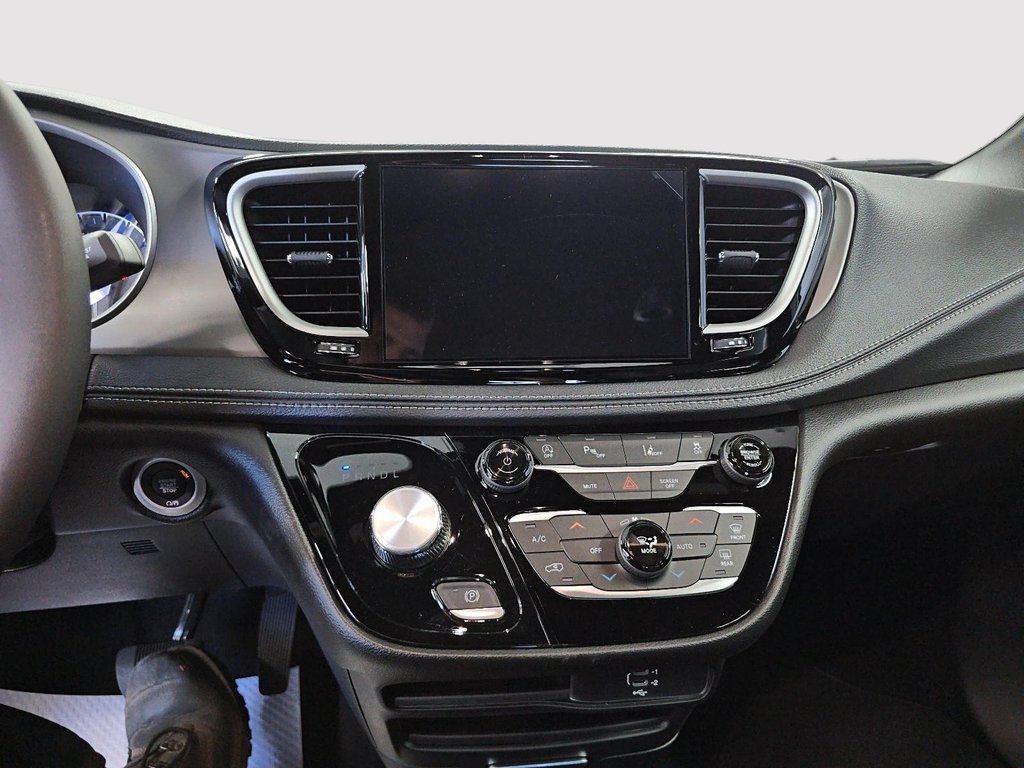 Chrysler Pacifica SELECT AWD 2027 à Sherbrooke, Québec - 16 - w1024h768px