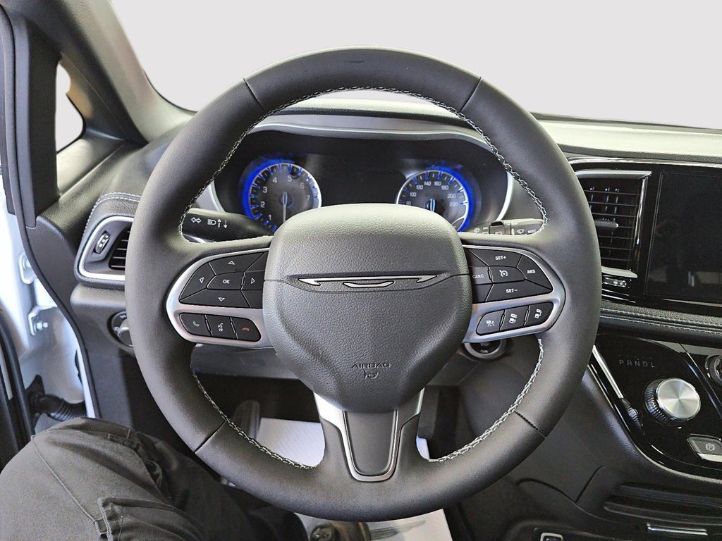 Chrysler Pacifica SELECT AWD 2027 à Sherbrooke, Québec - 12 - w1024h768px