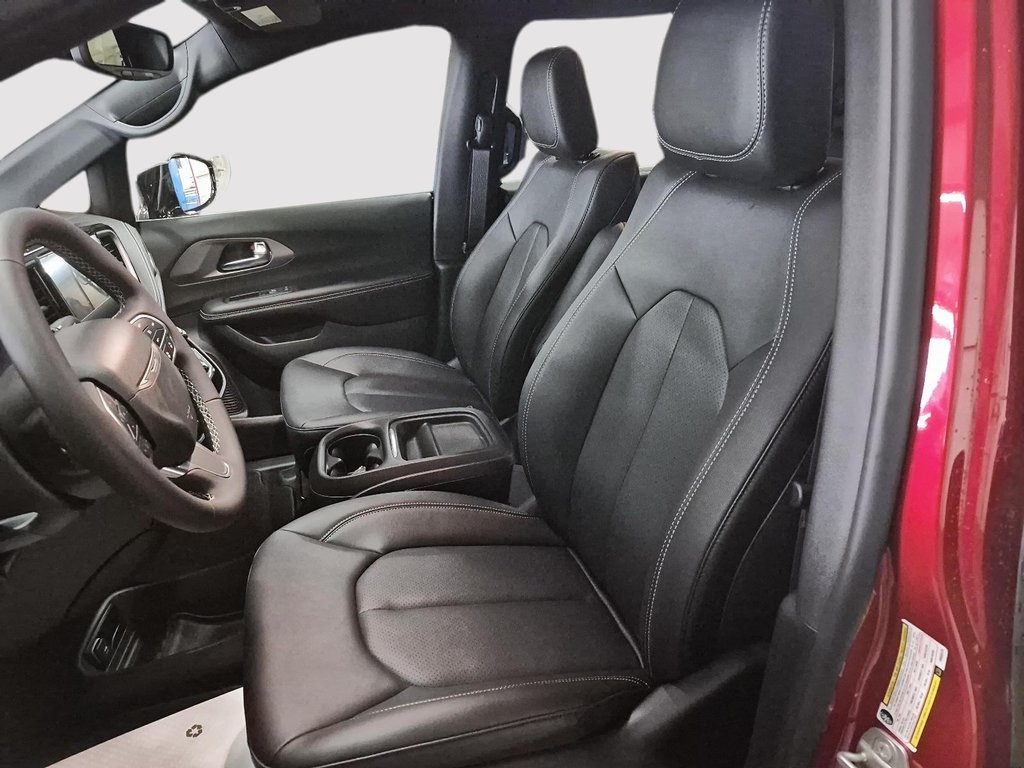 2027 Chrysler Pacifica SELECT AWD in Sherbrooke, Quebec - 9 - w1024h768px