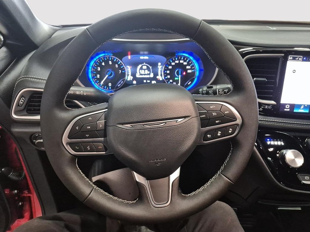 2027 Chrysler Pacifica SELECT AWD in Sherbrooke, Quebec - 12 - w1024h768px