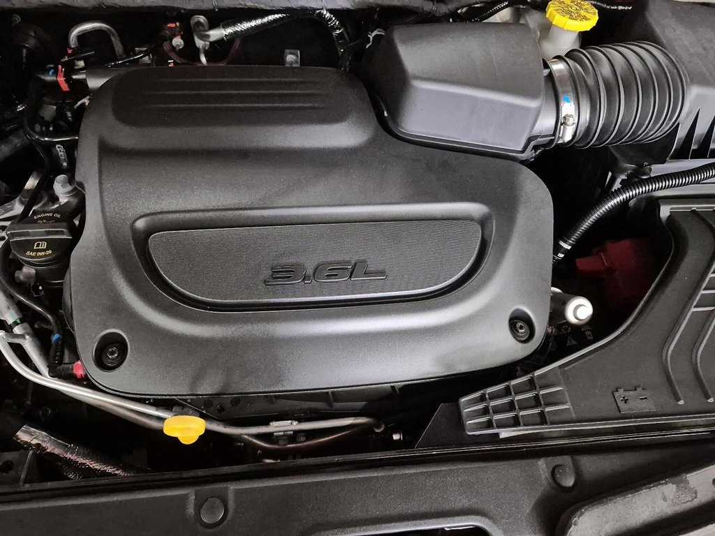 2027 Chrysler Pacifica SELECT AWD in Sherbrooke, Quebec - 8 - w1024h768px