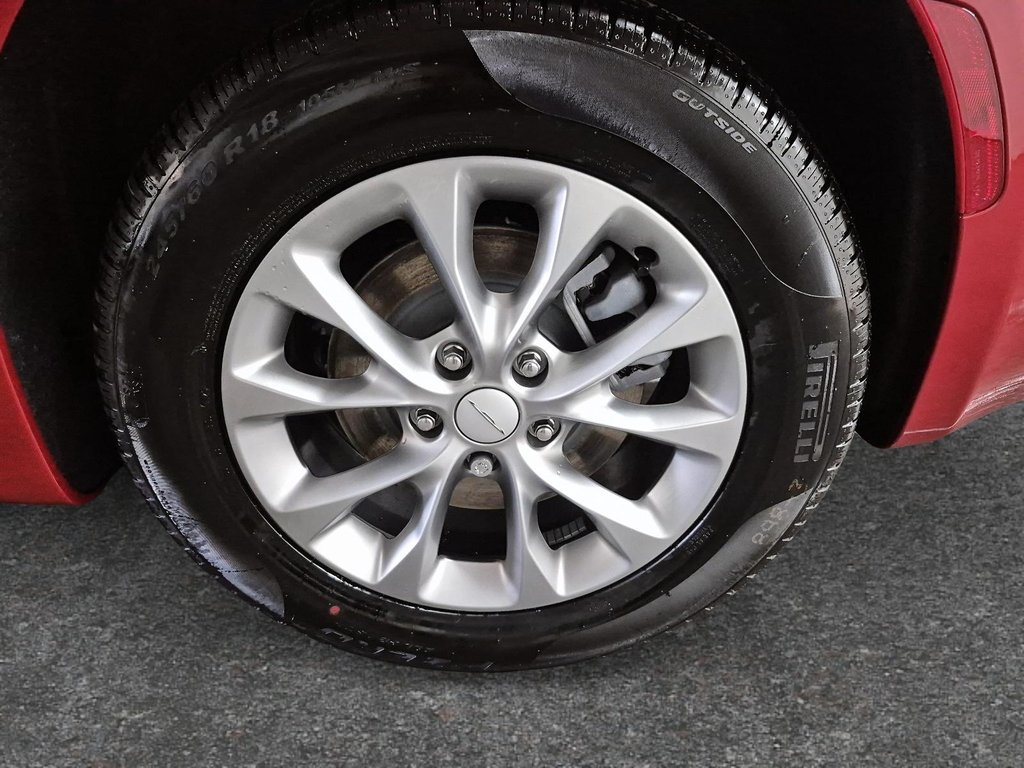 2027 Chrysler Pacifica SELECT AWD in Sherbrooke, Quebec - 7 - w1024h768px