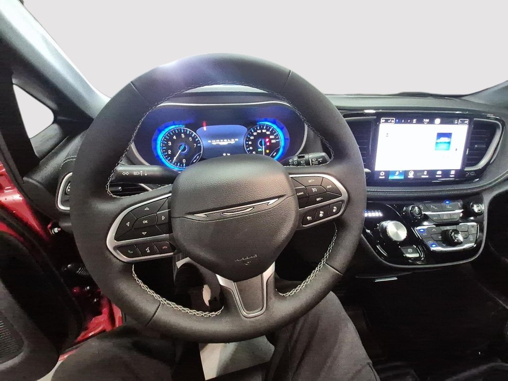 2027 Chrysler Pacifica SELECT AWD in Sherbrooke, Quebec - 10 - w1024h768px