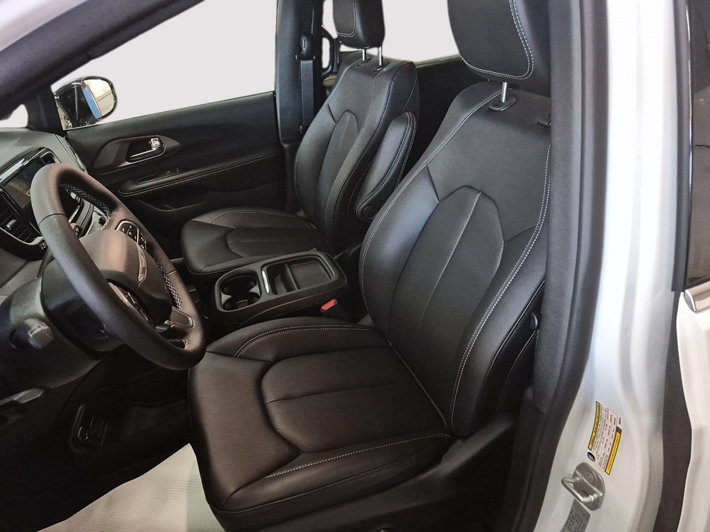 2027 Chrysler Pacifica SELECT AWD in Sherbrooke, Quebec - 9 - w1024h768px