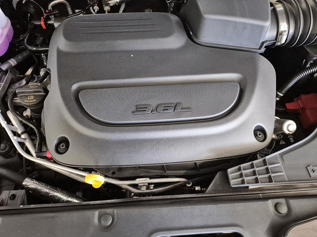 2027 Chrysler Pacifica SELECT AWD in Sherbrooke, Quebec - 8 - w1024h768px