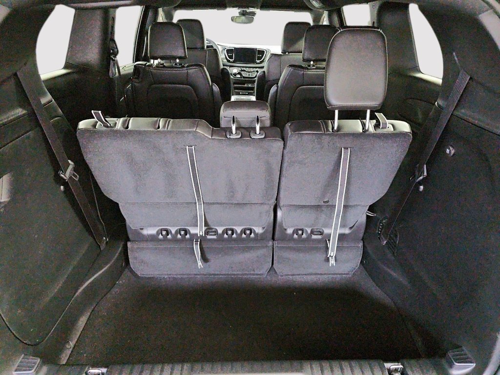 Chrysler Pacifica SELECT 2027 à St-Jean-Sur-Richelieu, Québec - 6 - w1024h768px