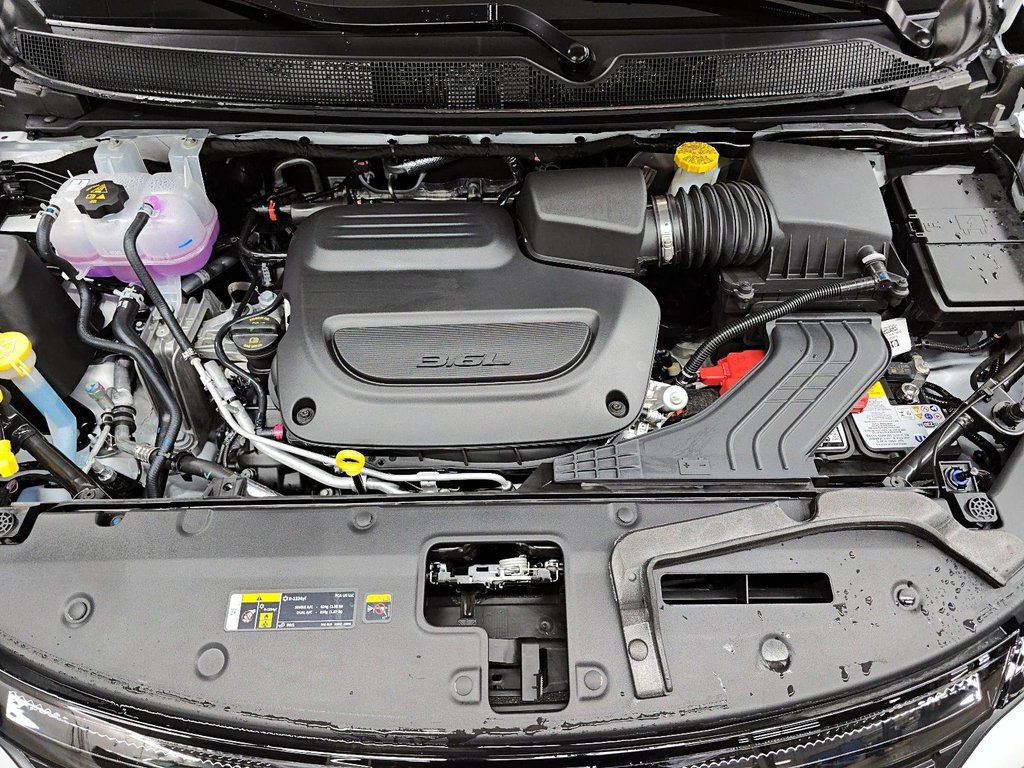2027 Chrysler Pacifica SELECT in St-Jean-Sur-Richelieu, Quebec - 8 - w1024h768px