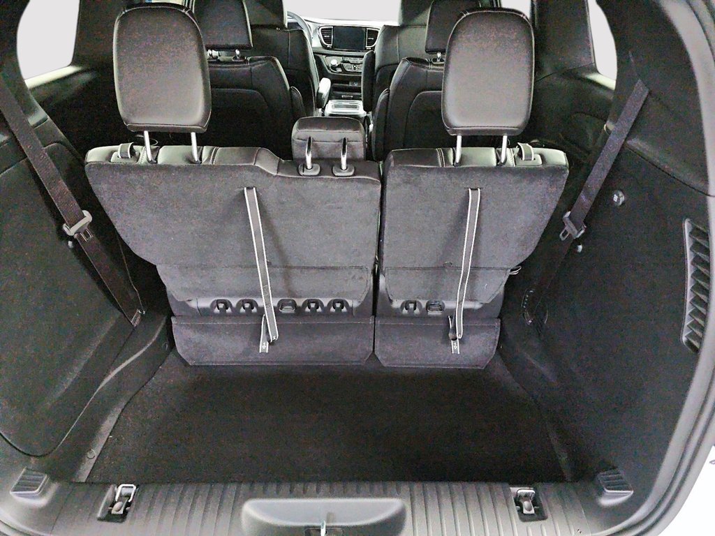 2027 Chrysler Pacifica SELECT in St-Jean-Sur-Richelieu, Quebec - 6 - w1024h768px