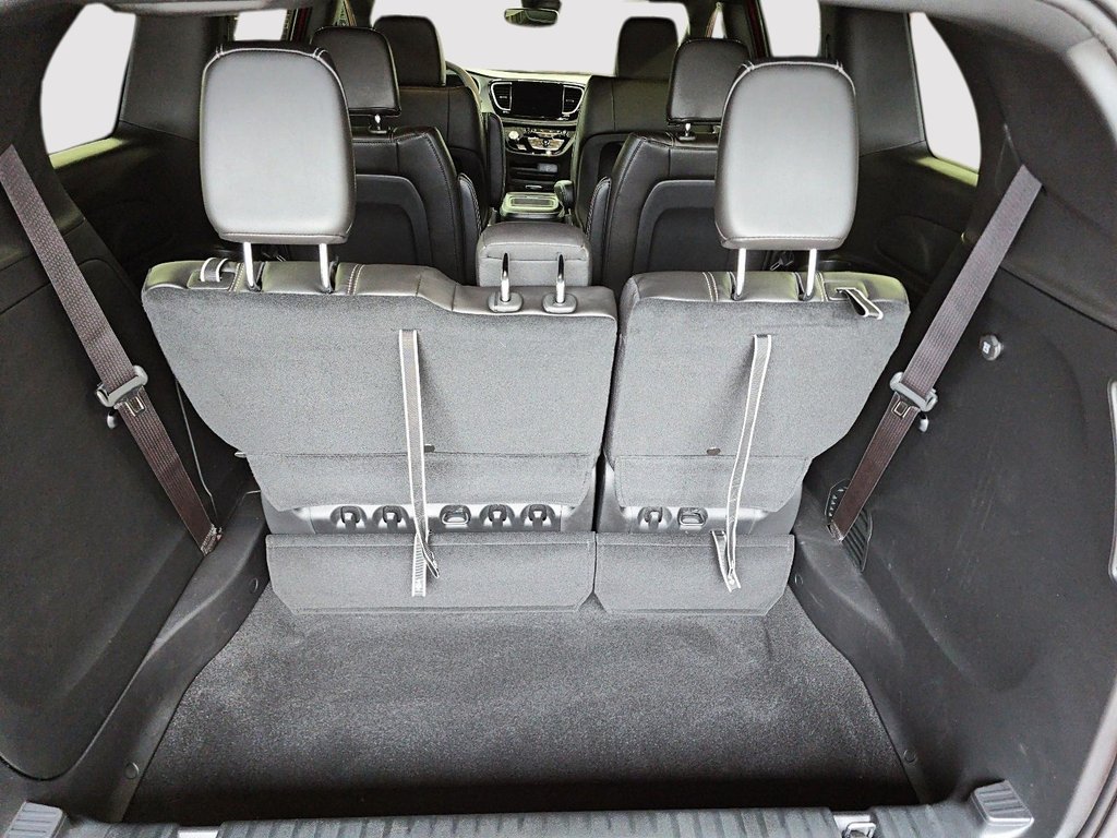 2027 Chrysler Pacifica SELECT in St-Jean-Sur-Richelieu, Quebec - 6 - w1024h768px