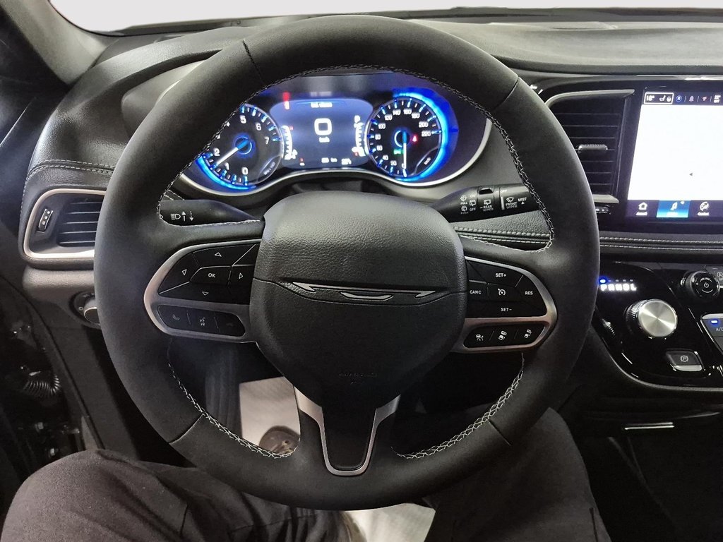 Chrysler Pacifica SELECT AWD 2027 à Sherbrooke, Québec - 12 - w1024h768px