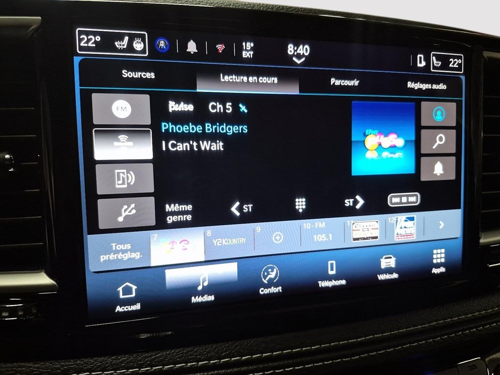 2027 Chrysler Pacifica SELECT in Sherbrooke, Quebec - 17 - w1024h768px