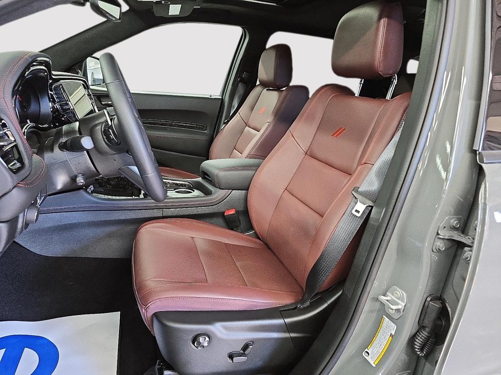 2025 Dodge DURANGO R/T PLUS in Sherbrooke, Quebec - 9 - w1024h768px