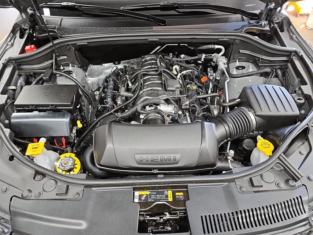 2025 Dodge DURANGO R/T PLUS in Sherbrooke, Quebec - 8 - w1024h768px