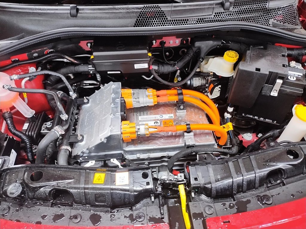 Fiat 500e (RED) EDITION // 100% ELECTRIQUE 2024 à Sherbrooke, Québec - 8 - w1024h768px