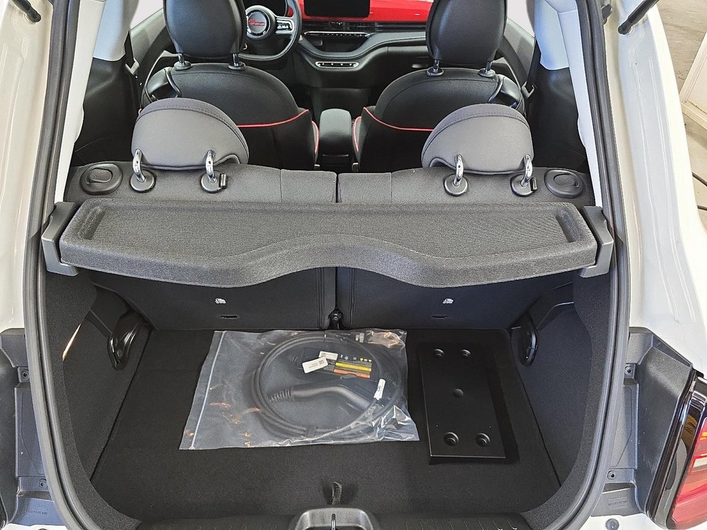 Fiat 500e (RED) EDITION // 100% ELECTRIQUE 2024 à Sherbrooke, Québec - 6 - w1024h768px
