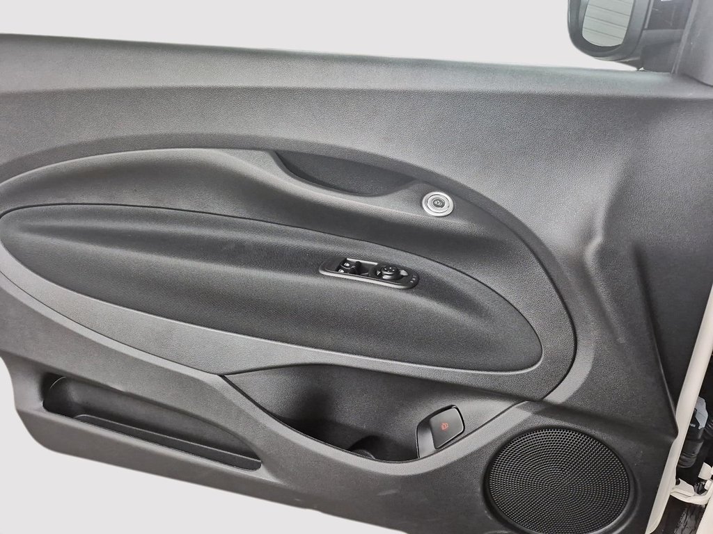 2025 Fiat 500e RED in St-Jean-Sur-Richelieu, Quebec - 12 - w1024h768px