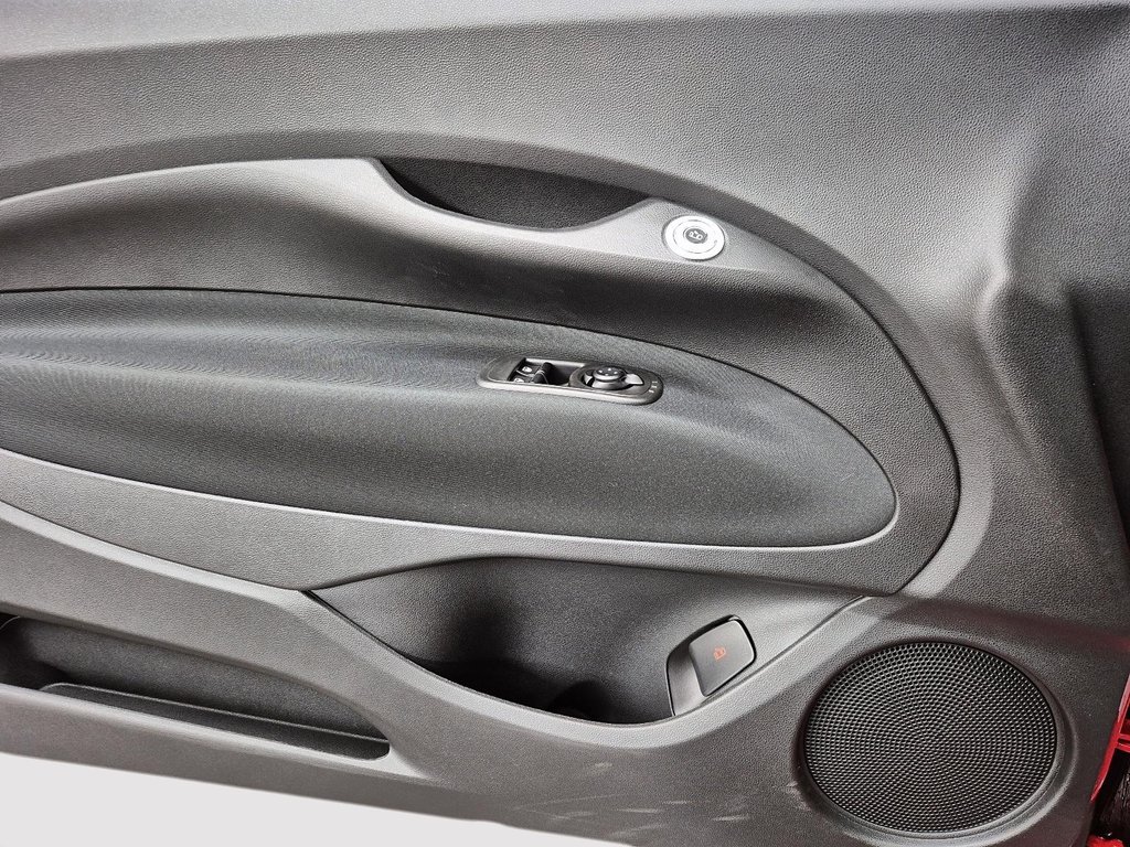 2025 Fiat 500e RED in St-Jean-Sur-Richelieu, Quebec - 11 - w1024h768px