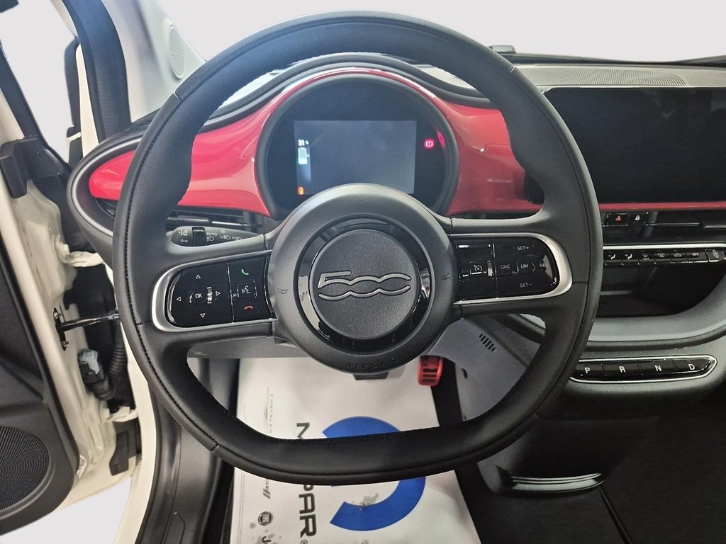2025 Fiat 500e RED in Sherbrooke, Quebec - 12 - w1024h768px
