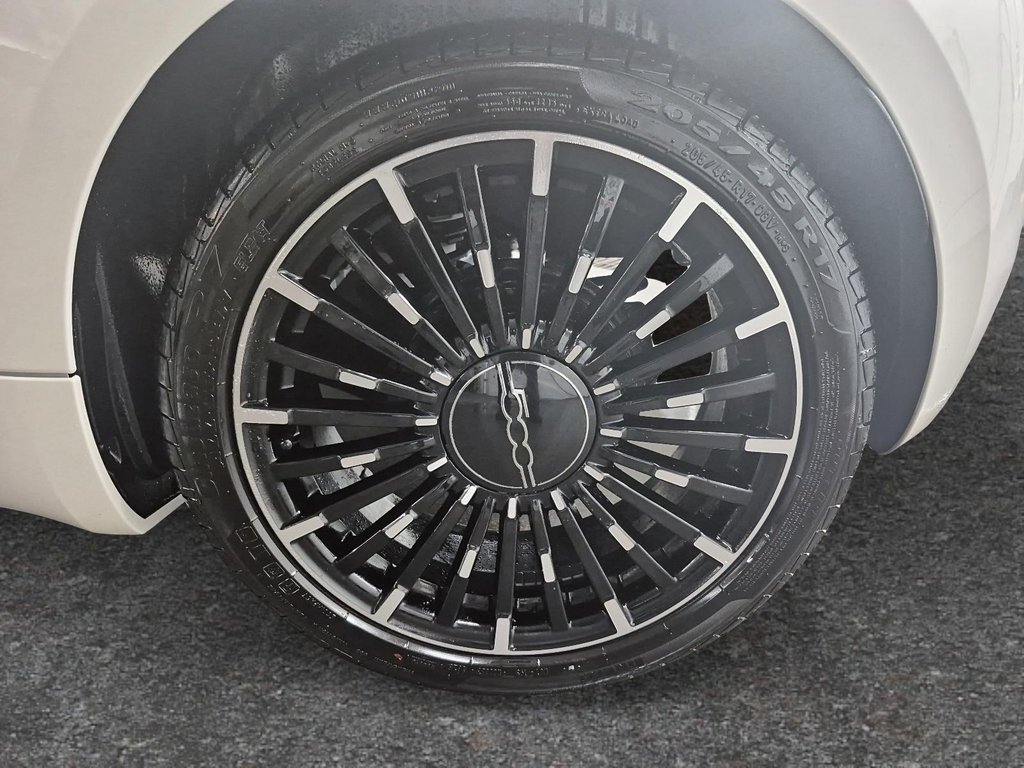 2025 Fiat 500e RED in Sherbrooke, Quebec - 7 - w1024h768px