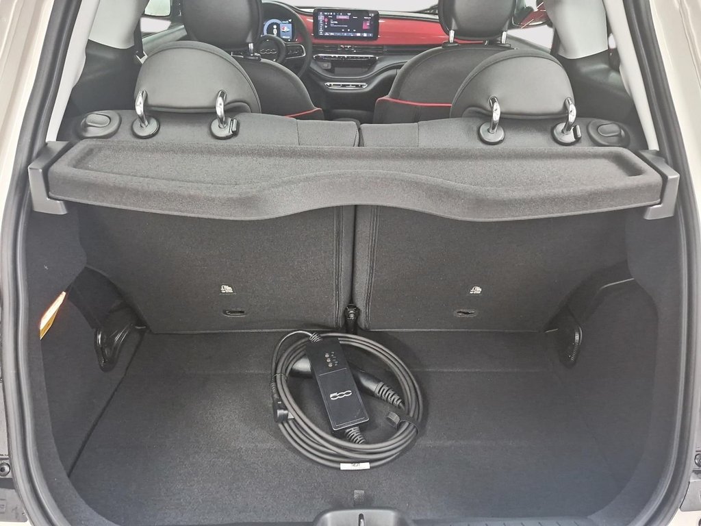 2025 Fiat 500e RED in Sherbrooke, Quebec - 6 - w1024h768px