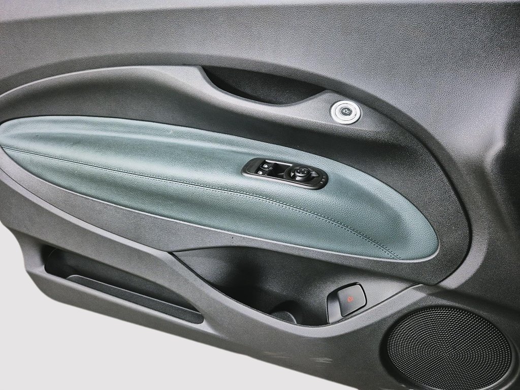 Fiat 500e GIORGIO ARMANI 2025 à St-Jean-Sur-Richelieu, Québec - 11 - w1024h768px