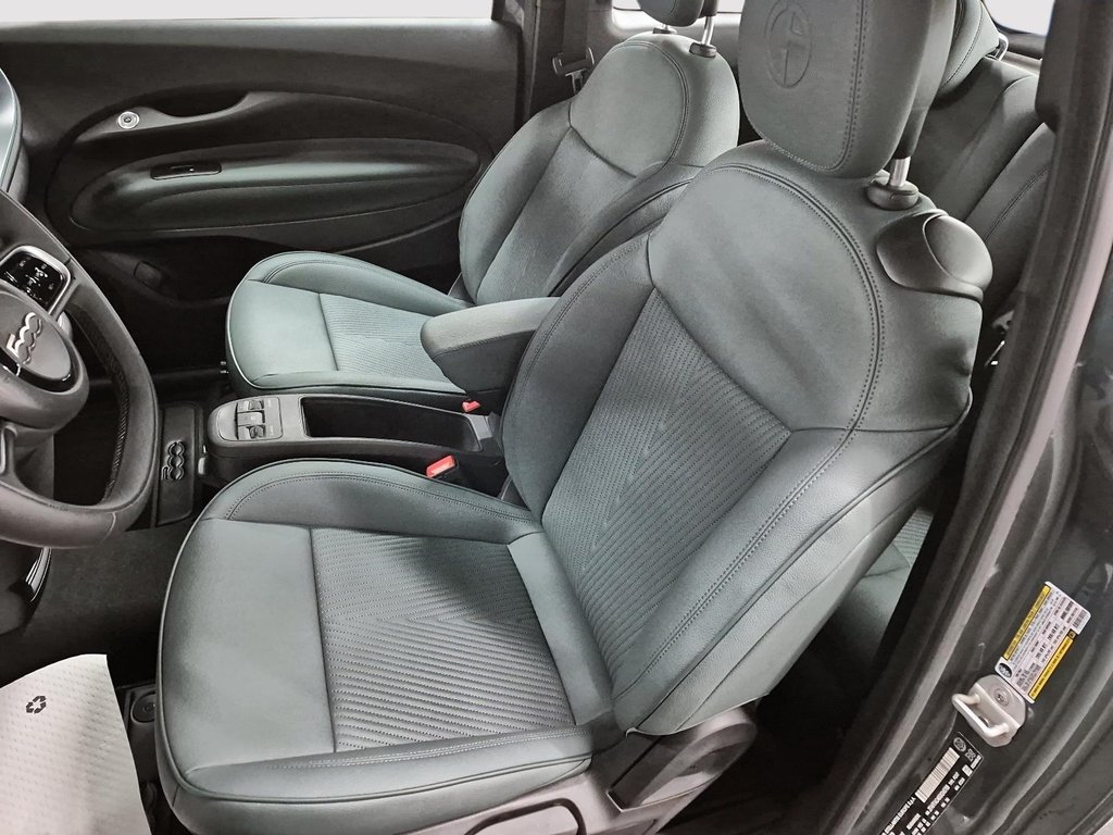 Fiat 500e GIORGIO ARMANI 2025 à St-Jean-Sur-Richelieu, Québec - 9 - w1024h768px