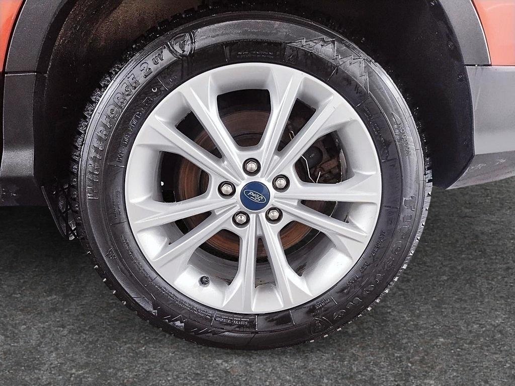 2019 Ford Escape SEL AWD // CUIR in Sherbrooke, Quebec - 7 - w1024h768px