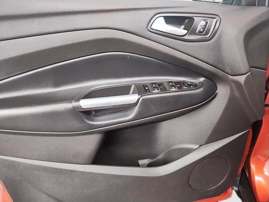 2019 Ford Escape SEL AWD // CUIR in Sherbrooke, Quebec - 11 - w1024h768px