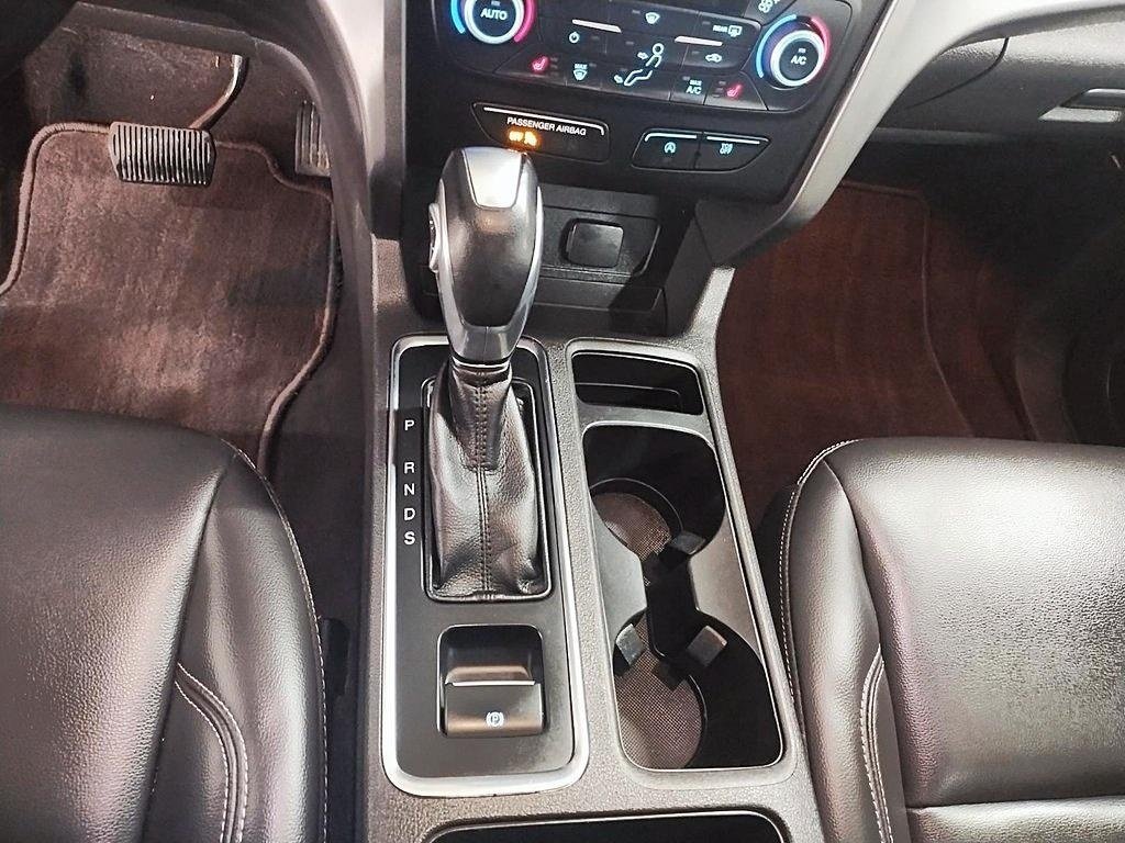 2019 Ford Escape SEL AWD // CUIR in Sherbrooke, Quebec - 15 - w1024h768px