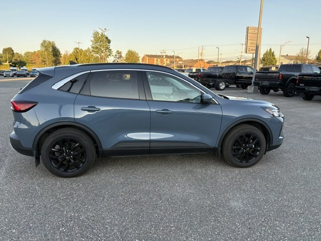 2024 Ford Escape PHEV  ENSEMBLE NOIR NAVIGATION in Sherbrooke, Quebec - 8 - w1024h768px