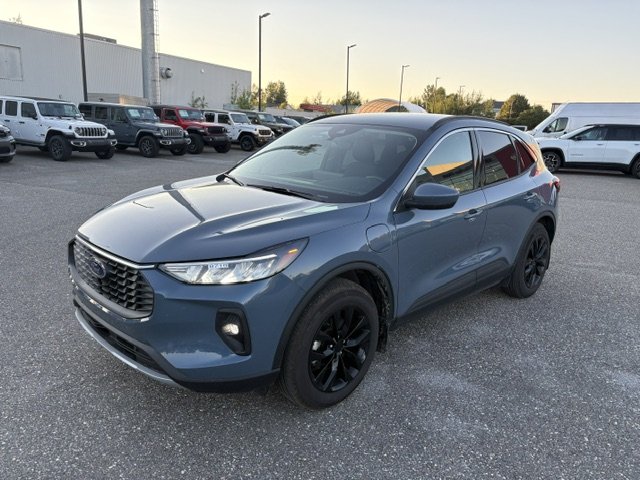2024 Ford Escape PHEV  ENSEMBLE NOIR NAVIGATION in Sherbrooke, Quebec - 3 - w1024h768px