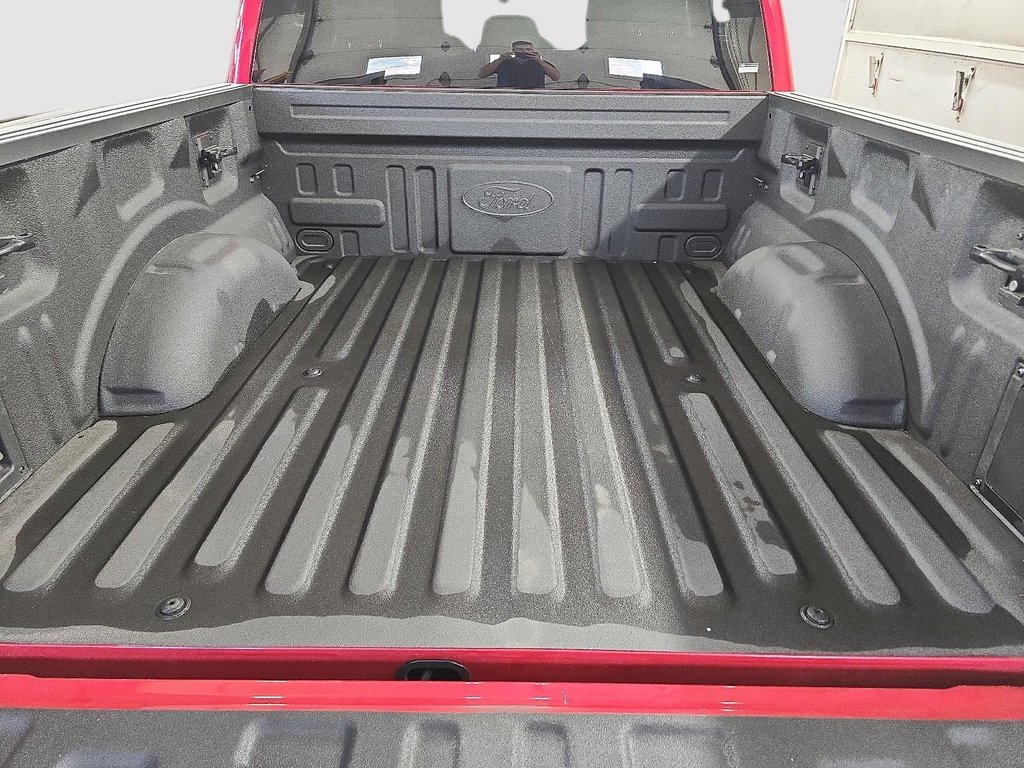 2024 Ford F-150 Lightning XLT SuperCrew 4x4 Navigation in Sherbrooke, Quebec - 16 - w1024h768px