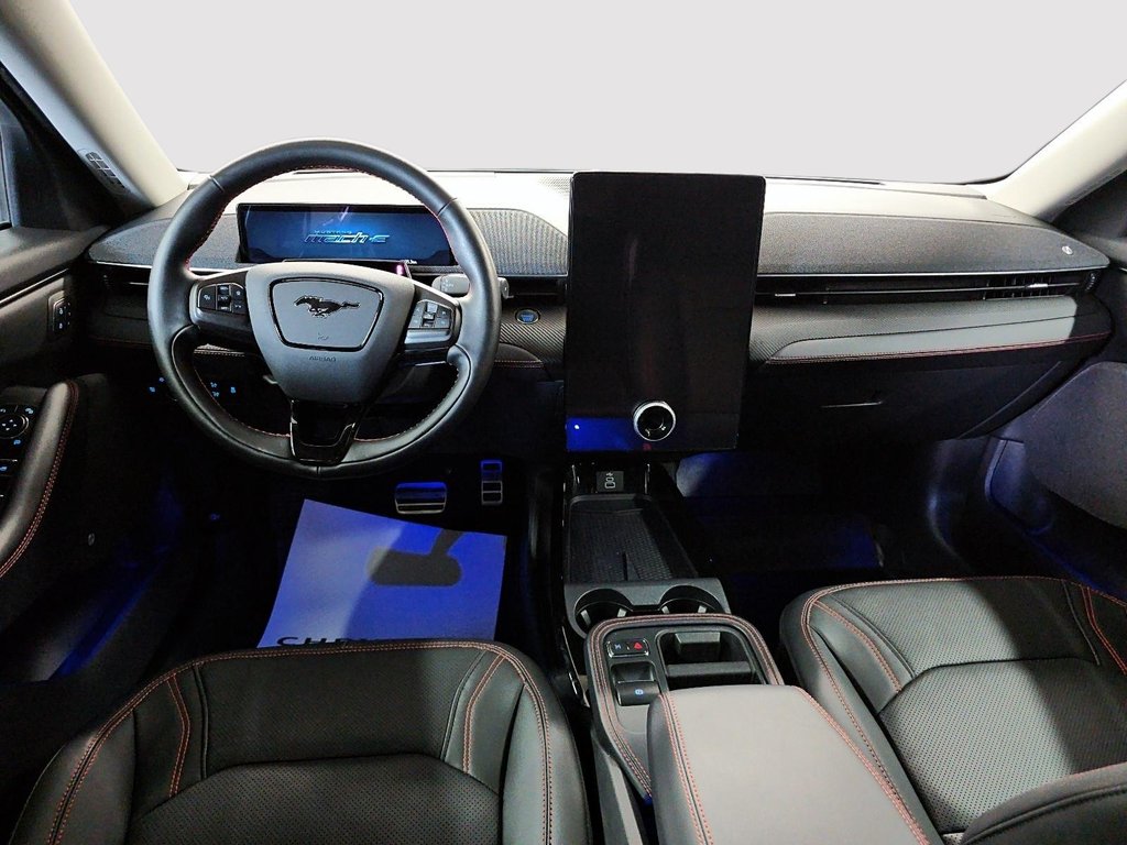 2025 Ford Mustang Mach-E Premium in Sherbrooke, Quebec - 10 - w1024h768px