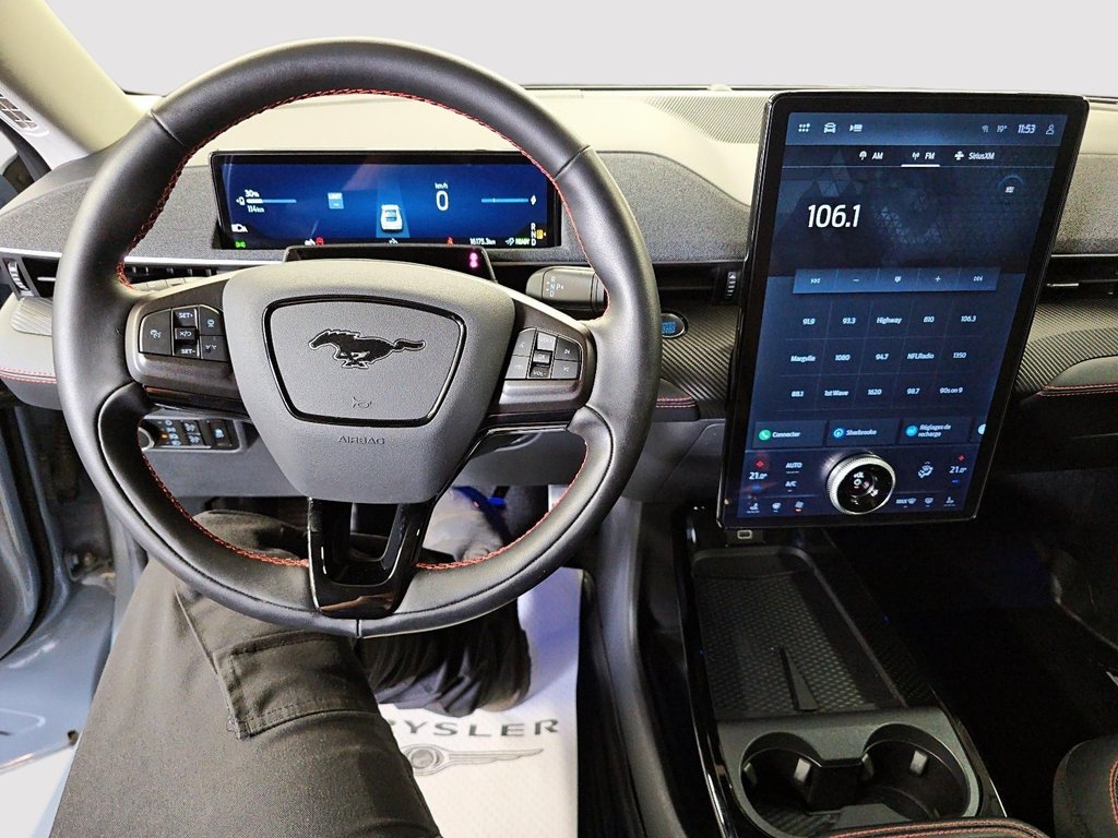 2025 Ford Mustang Mach-E Premium in Sherbrooke, Quebec - 14 - w1024h768px