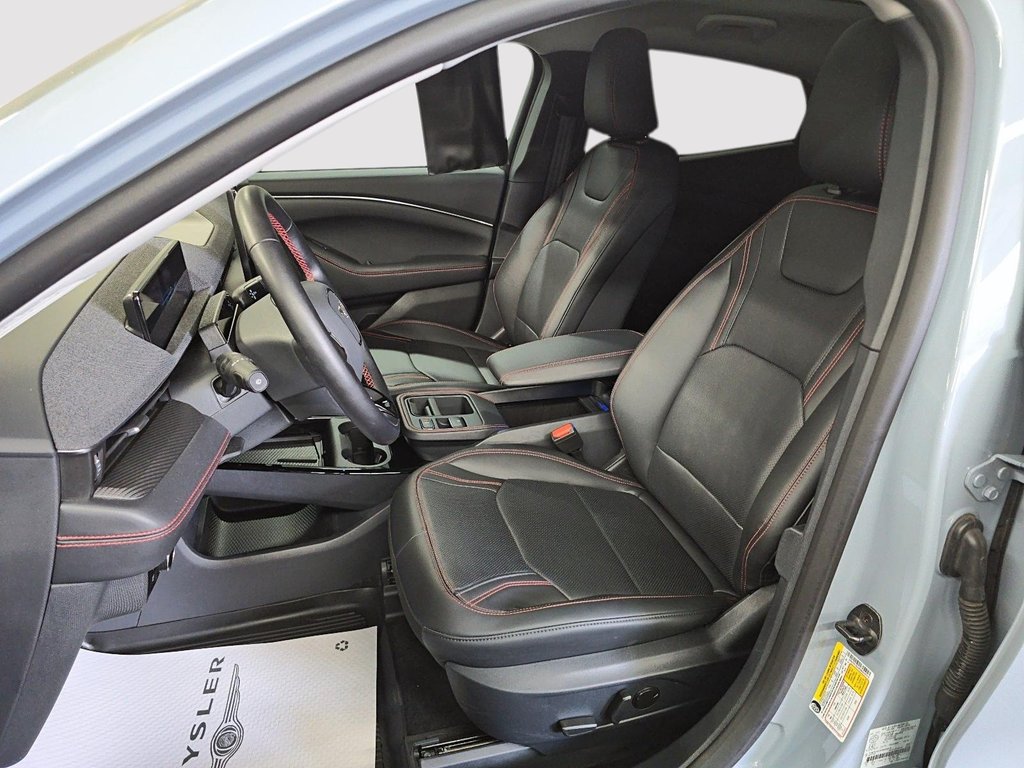 2025 Ford Mustang Mach-E Premium in Sherbrooke, Quebec - 9 - w1024h768px