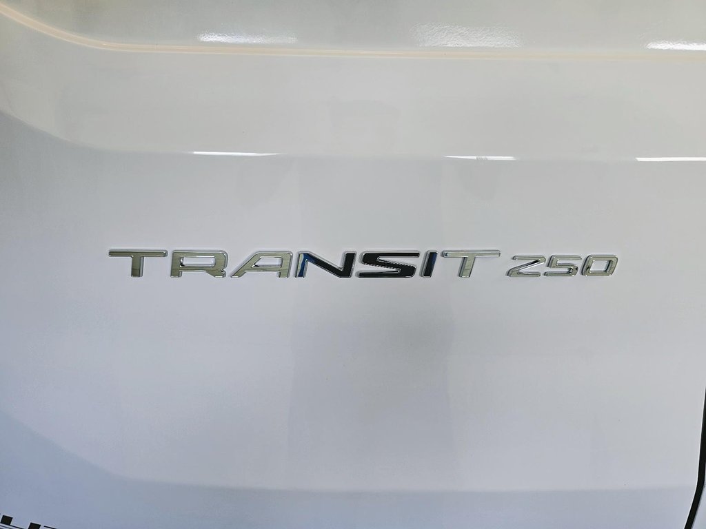Ford Transit Cargo Van T-250 MED ROOF 9070 GVWR 2022 à Sherbrooke, Québec - 7 - w1024h768px