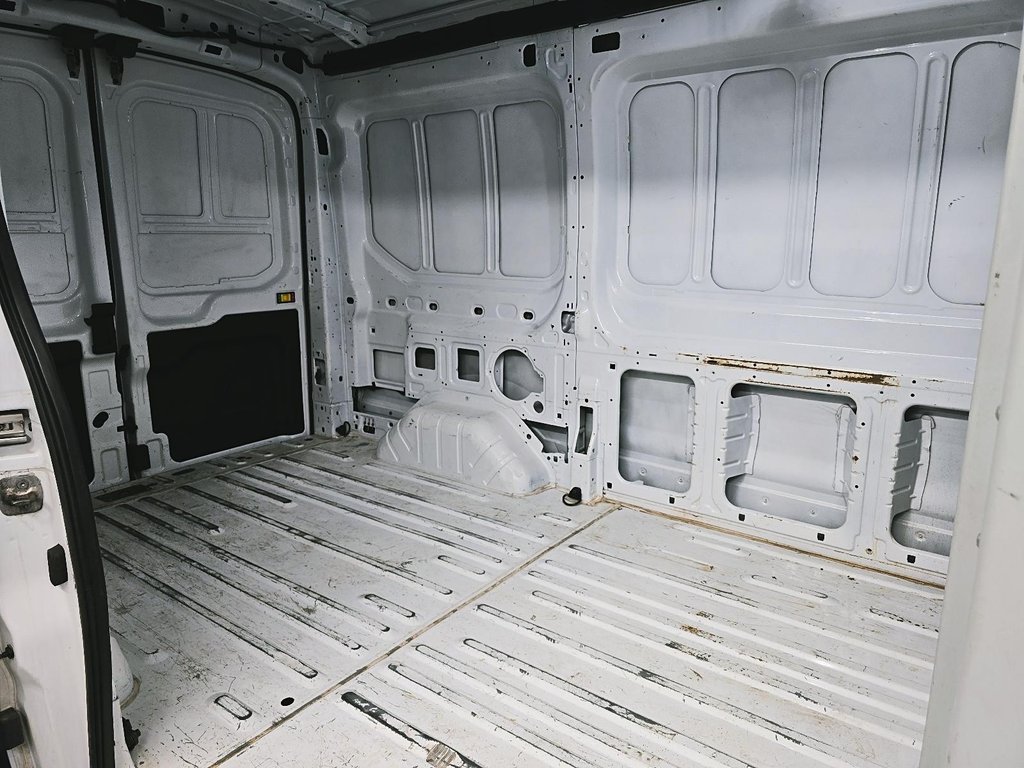 Ford Transit Cargo Van T-250 MED ROOF 9070 GVWR 2022 à Sherbrooke, Québec - 28 - w1024h768px