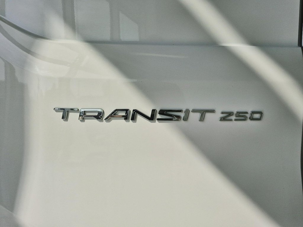 2023 Ford Transit Cargo Van T-250 // CARGO VAN // 148'' in Sherbrooke, Quebec - 6 - w1024h768px
