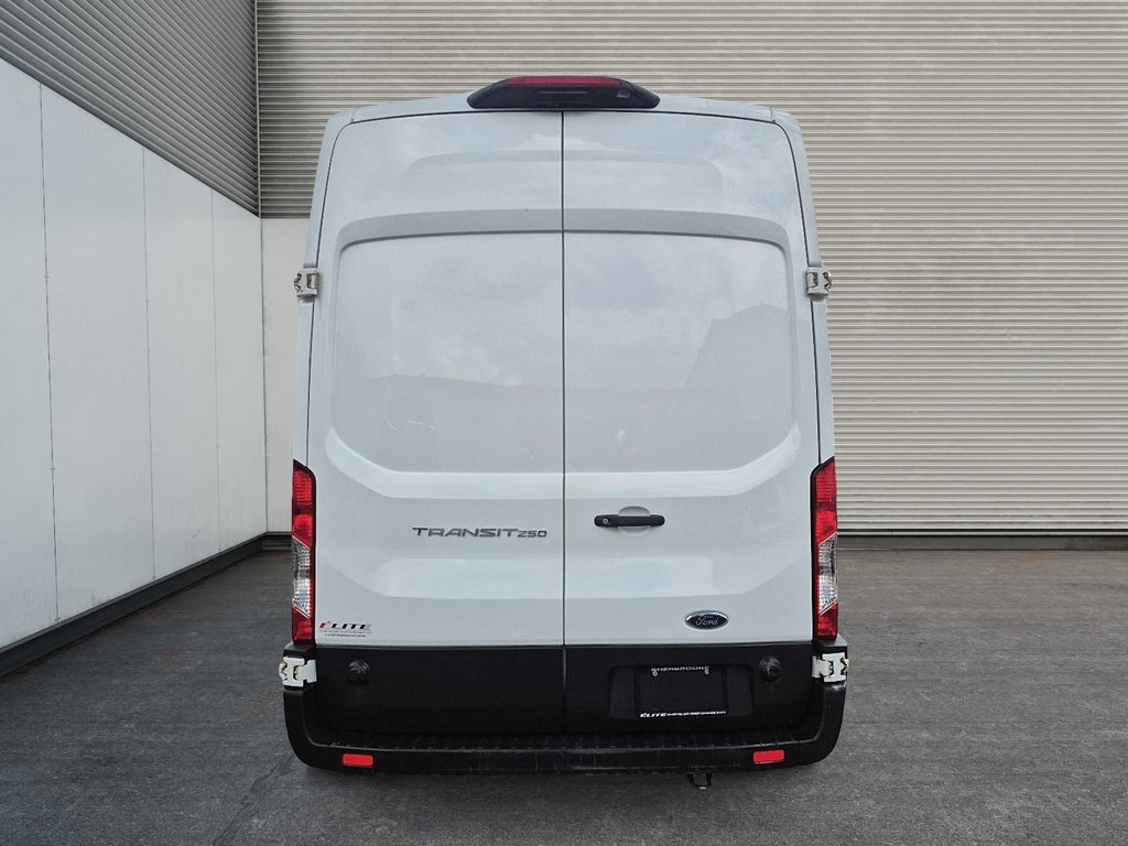 2025 Ford Transit Cargo Van T250 CARGO HIGH ROOF in Sherbrooke, Quebec - 3 - w1024h768px