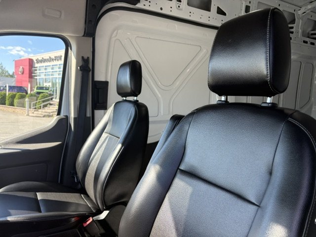 2025 Ford Transit Cargo Van 250 HIGH-ROOF in Sherbrooke, Quebec - 7 - w1024h768px