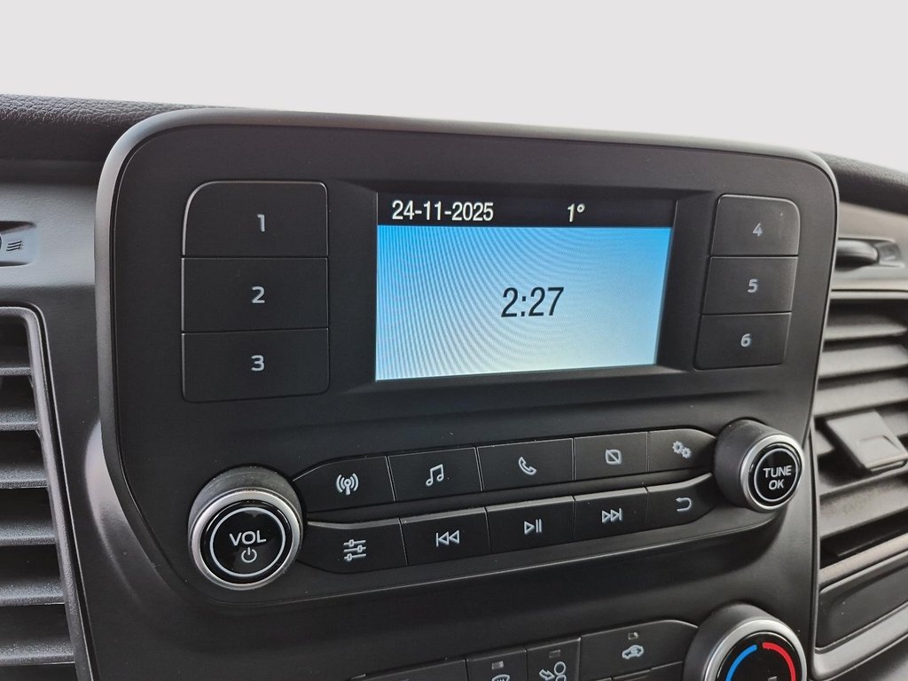 2023 Ford TRANSIT CUTAWAY T250 12 PIEDS // BOÎTE EN ALUMINIUM in Sherbrooke, Quebec - 17 - w1024h768px