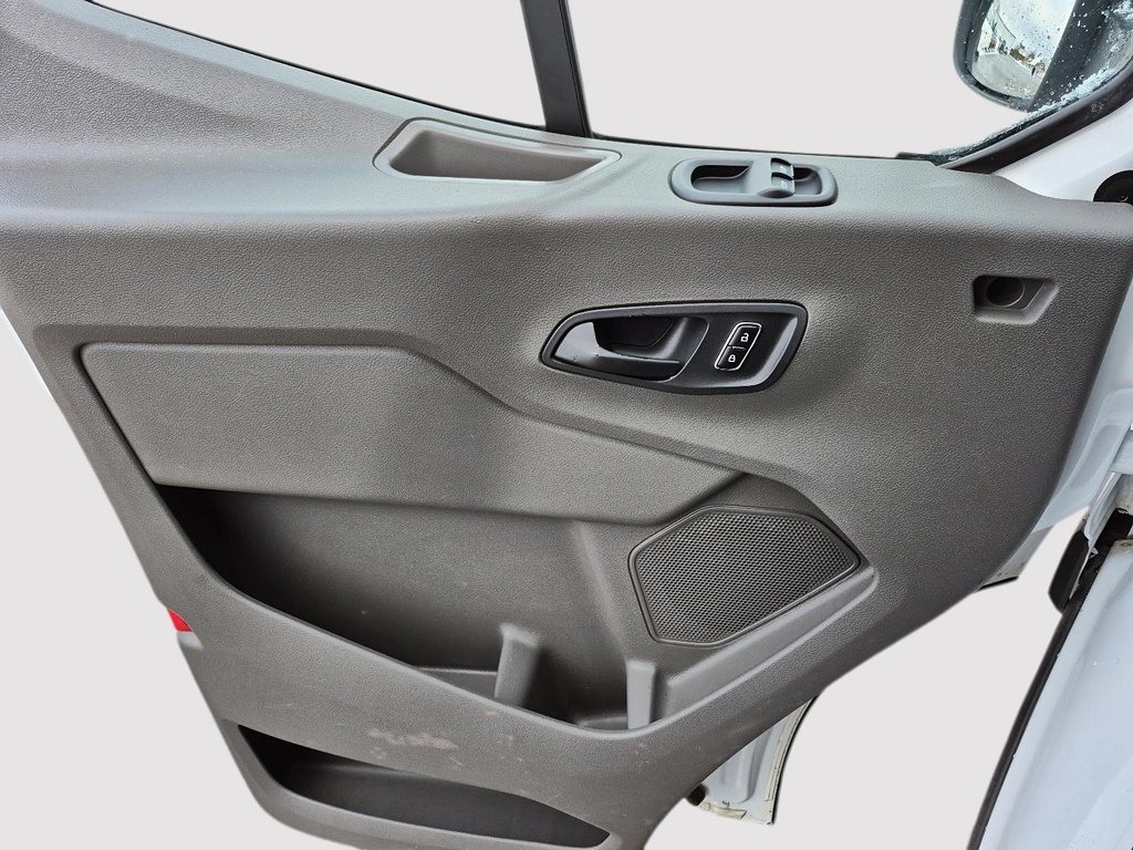 2023 Ford TRANSIT CUTAWAY T250 12 PIEDS // BOÎTE EN ALUMINIUM in Sherbrooke, Quebec - 11 - w1024h768px